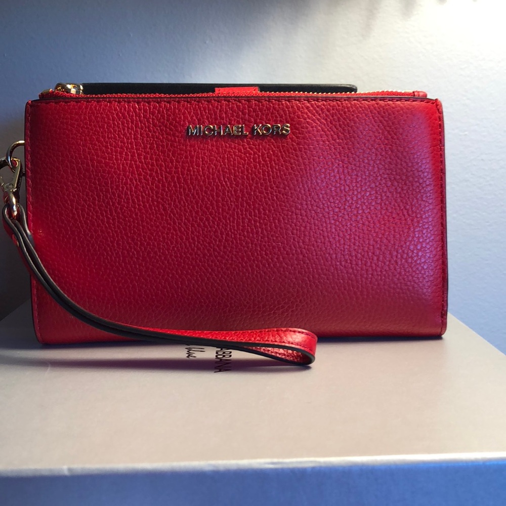 Flash Sale💥💥Michael Kors wallet/wristlet. Beautiful red!!!! Price firm